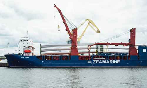 Ocean freight vessel transporting containers